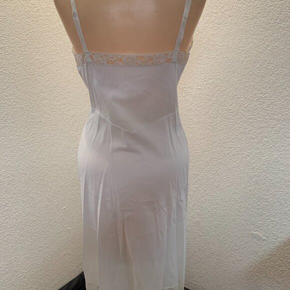 Vintage Pembroke lace trim off white slip size 34R great condition - Picture 3 of 8